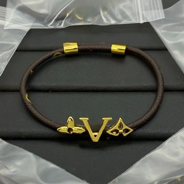 Elegant Leather Bracelet Designer Fashion Letter Charm Bracelet Wedding Jewelry Box Party Gift Bangles Jewelry for Women Great Shopping 4You