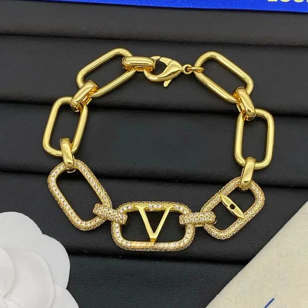 Fashion Designer woman Beacelets For Women Cuff Bracelets Luxury Mens Bracelets Cuff Couple Jewelry with box Great Shopping 4You