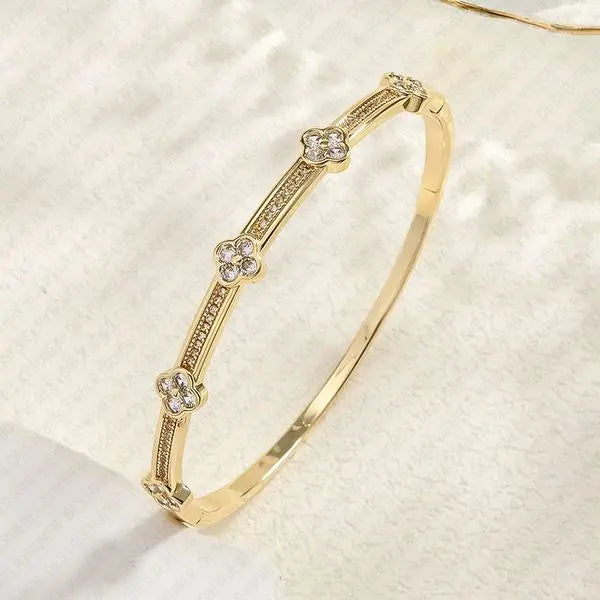 Designer Bracelet Bracelet for Women Bracelets Flower Bangle Full Pave Bangles Luxury Jewlery Designer Elegant Timeless Sparkling Gift Great Shopping 4You