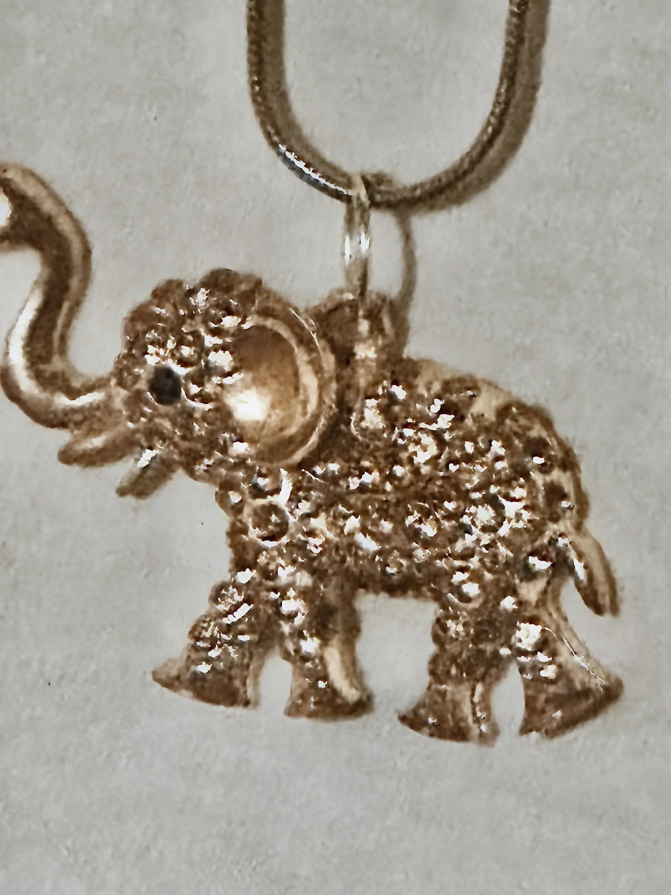 Gold Elephant pendant with Vvs gold diamonds and chain Great Shopping 4You