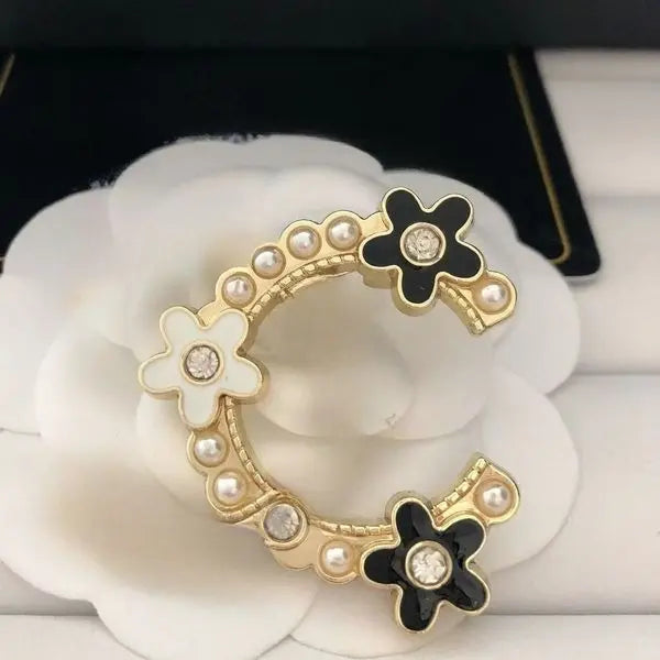 Brand Brooch Couple Style for Women Metal Brooch Fashion Jewelry Accessory Designed with Letter Pearl Stamp Great Shopping 4You