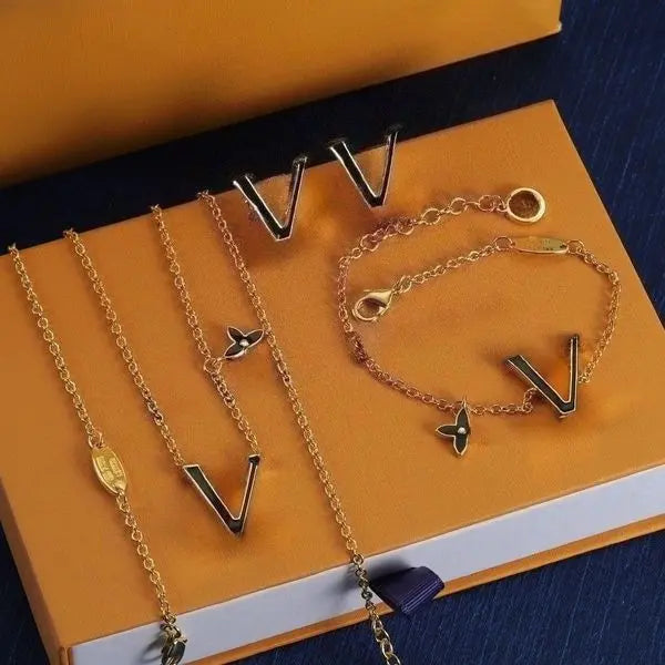 Designer Pendant Necklaces earrings Chain Letter Necklace bracelet Necklace Elegant Fashion Casual Pendant Necklaces Great Shopping 4You