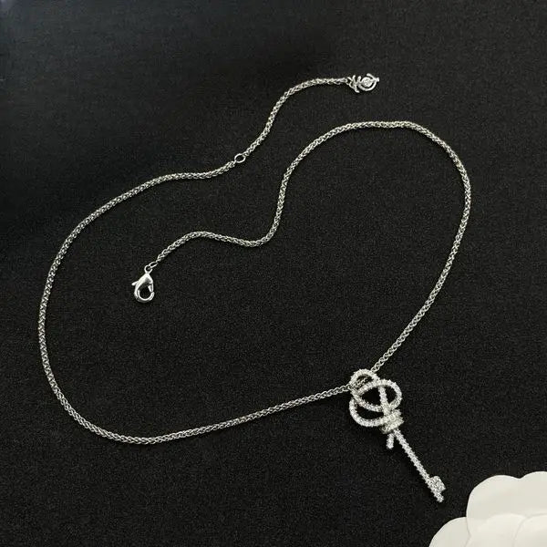 Designer Necklace Luxury Womens Diamond Key-shaped Pendant Necklace Simple 18k Gold Plated Sweater Necklace Wedding Party Jewerlry Great Shopping 4You