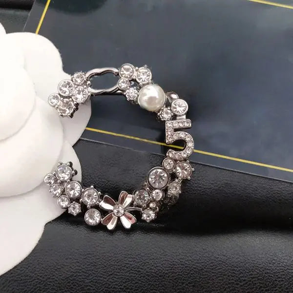 Elegant Gold Plated Brand Designer Letters Brooch Fashion Famous Women Alloy Letter Pearl Crystal Rhinestone Suit Pin Jewelry Accessories Great Shopping 4You