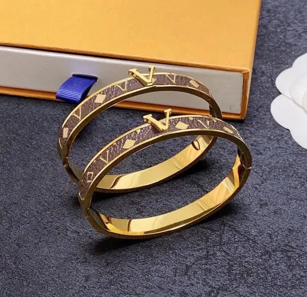 Men Bracelets Women Bangle Designer Letter Jewelry Faux Leather 18K Gold Plated Stainless steel womens Wristband Wedding Gifts good nice black brown Great Shopping 4You