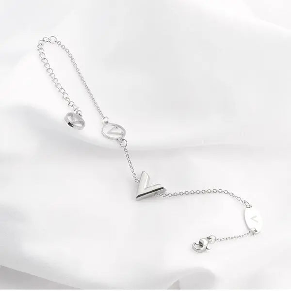 Designer Jewelry Golden Bracelets Necklace Earrings Charm round letter L home women bracelet link luxury designer hollow birthday gift jewellery does not fade Great Shopping 4You